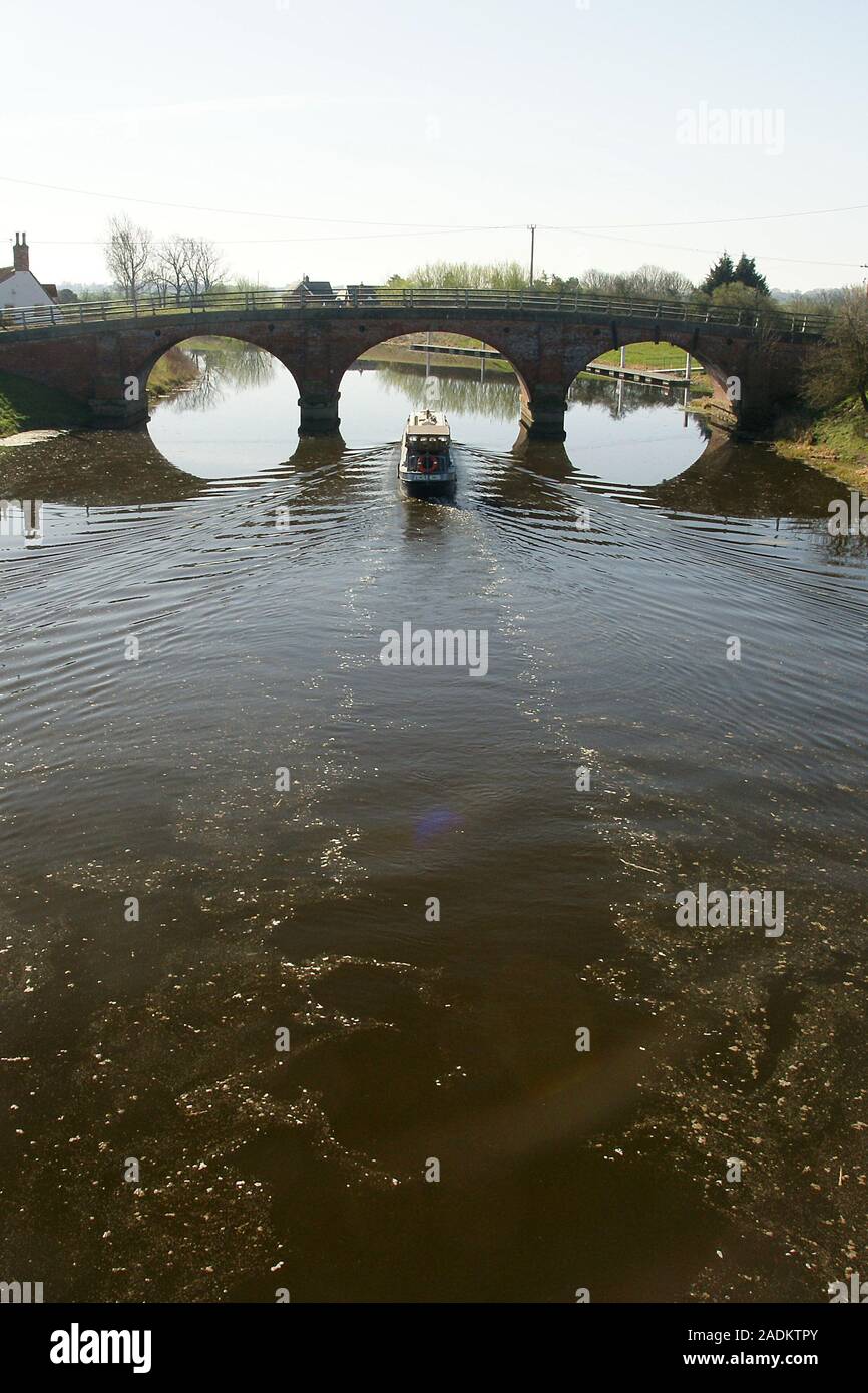 narrow boat at Tattershall bridge, Lincolnshire Stock Photo