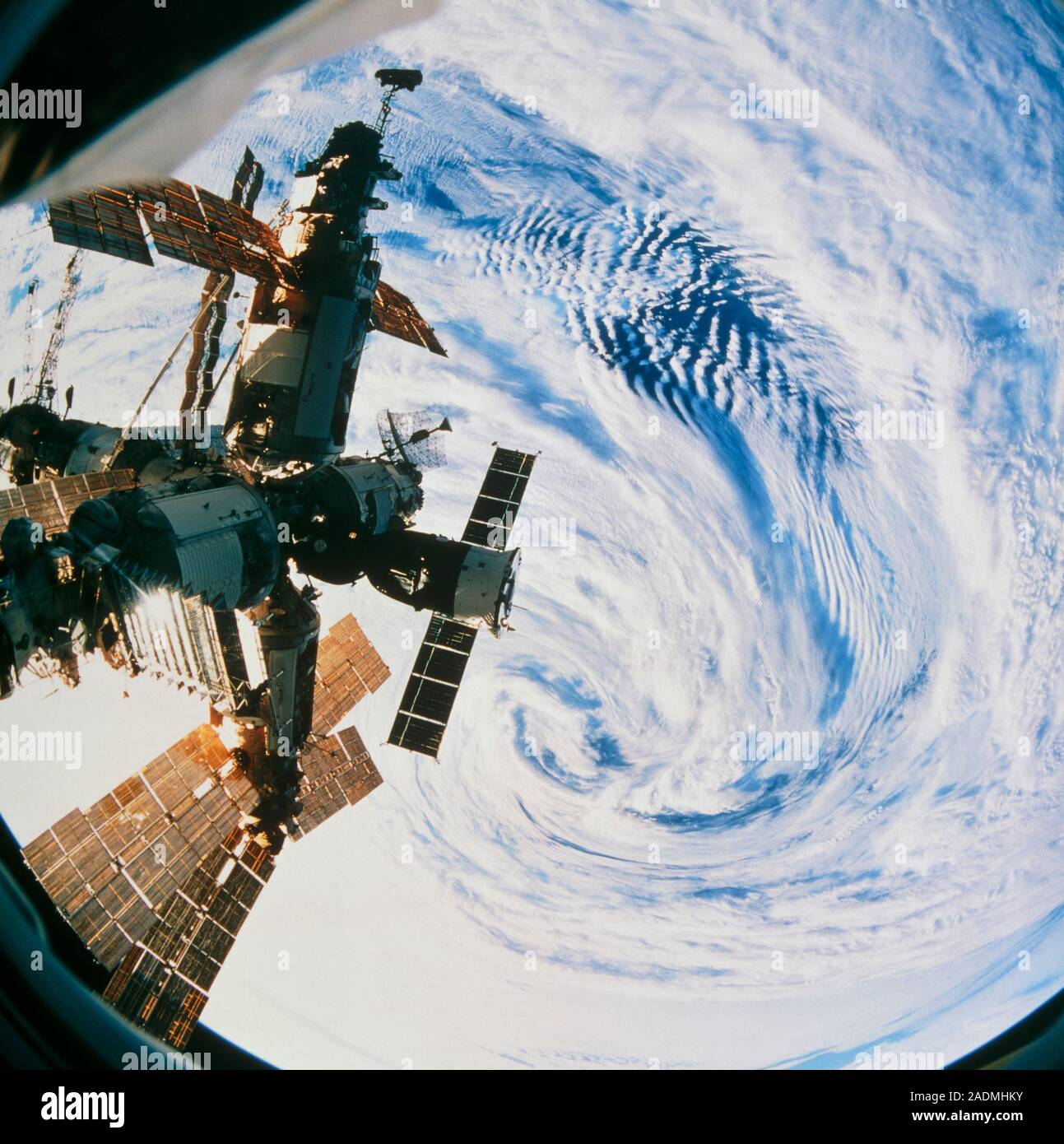 02. Спутник в космосе. 02. Сколько лет мир был на орбите. Сколько лет мир был на орбите.