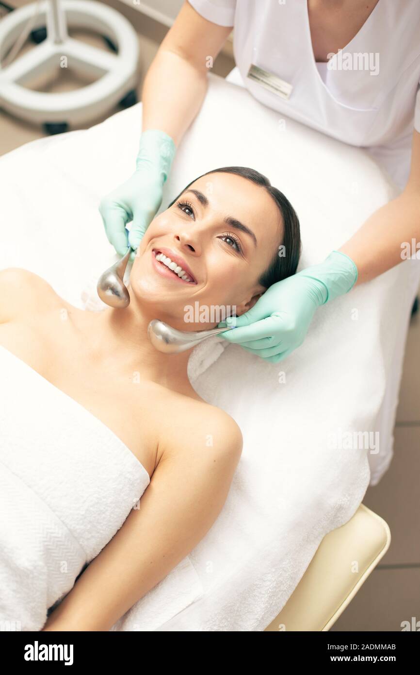 Cryo rubber hires stock photography and images Alamy