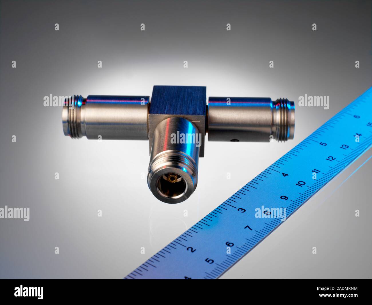 Power splitter. This 2-way power splitter contains internal resistors