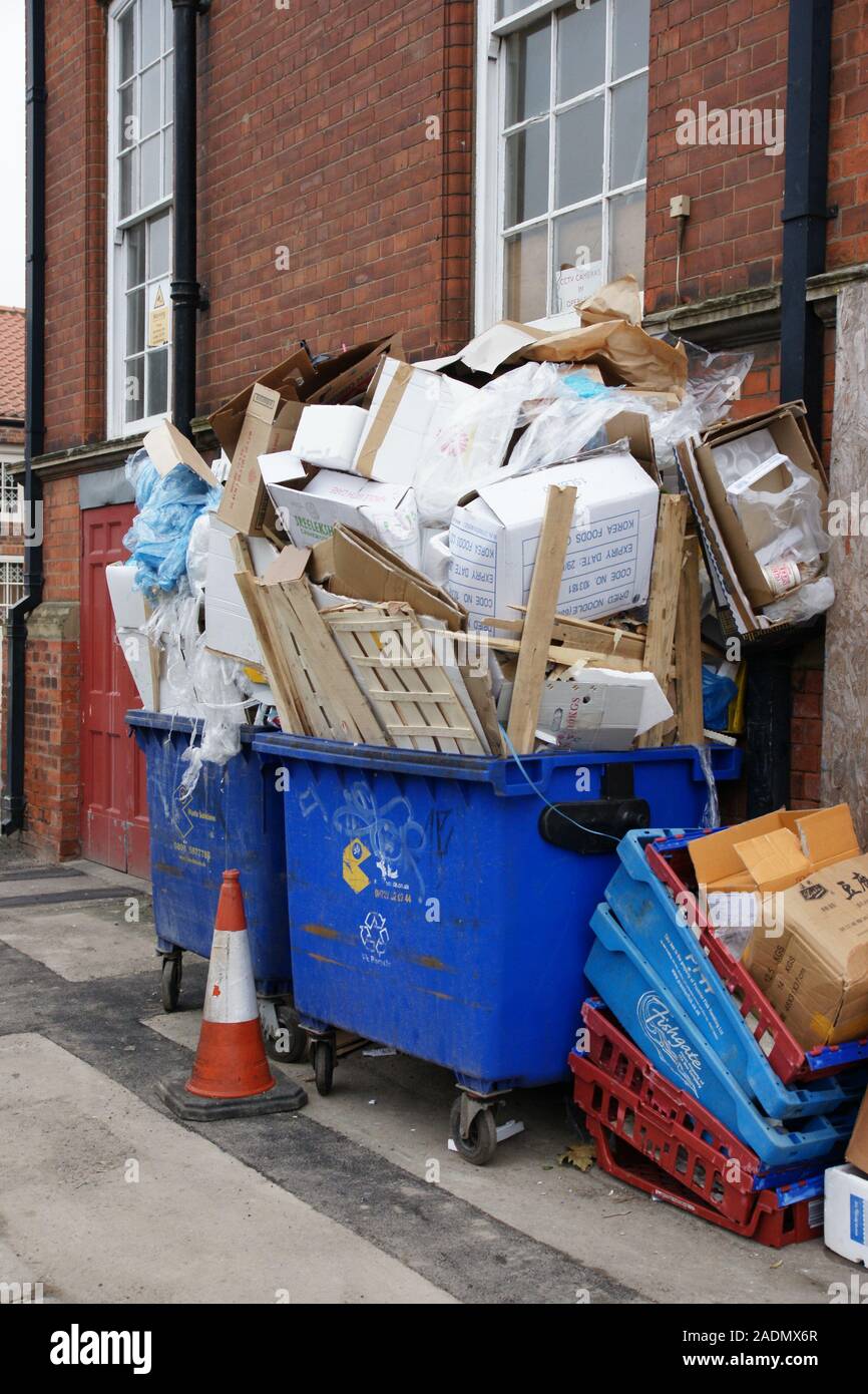 Commercial waste disposal, rubbish disposal Stock Photo Alamy