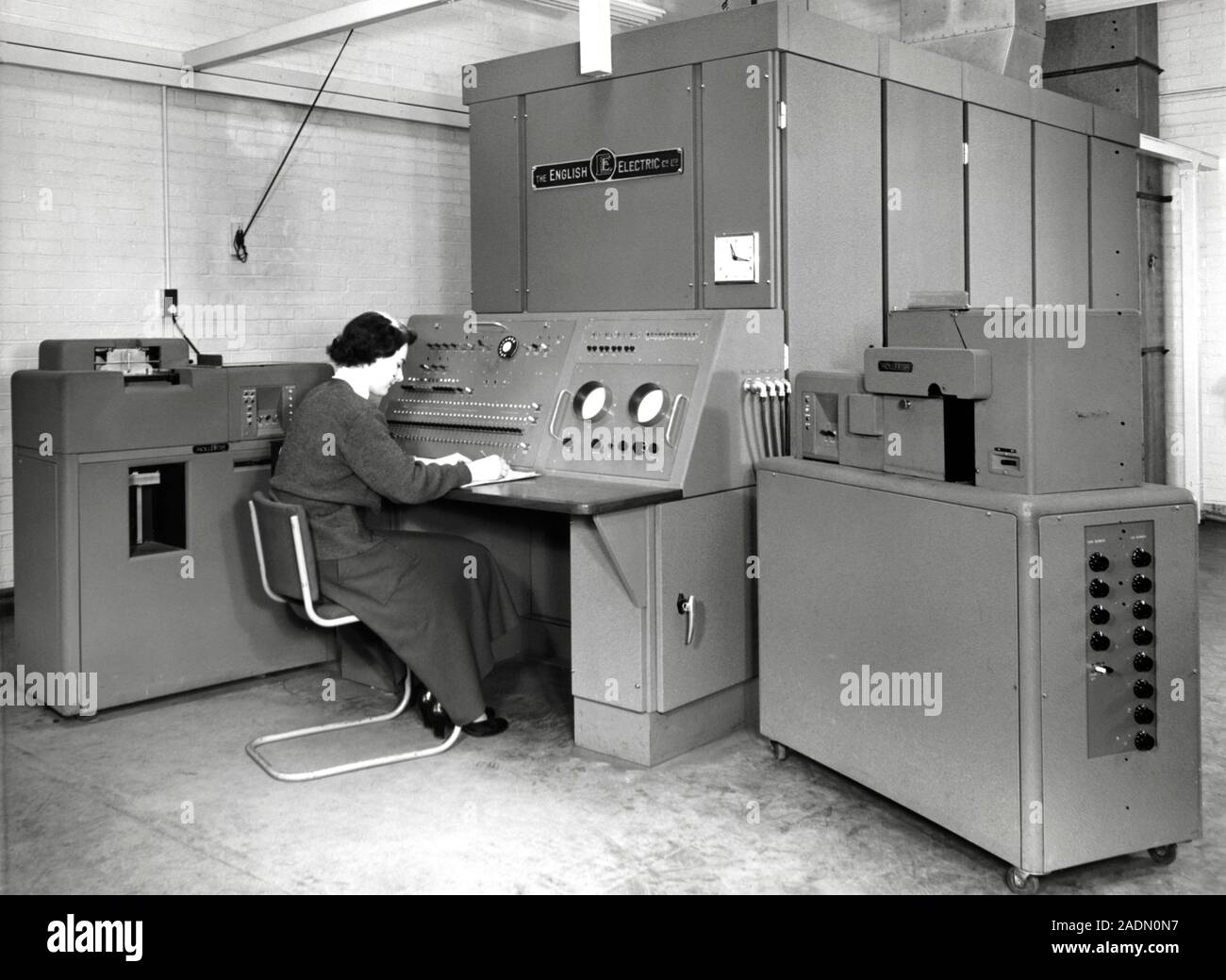 Как менялись компьютеры. CDC 3600. Компьютера CDC 3600. Компьютеры американского производства. Компьютер 1956.