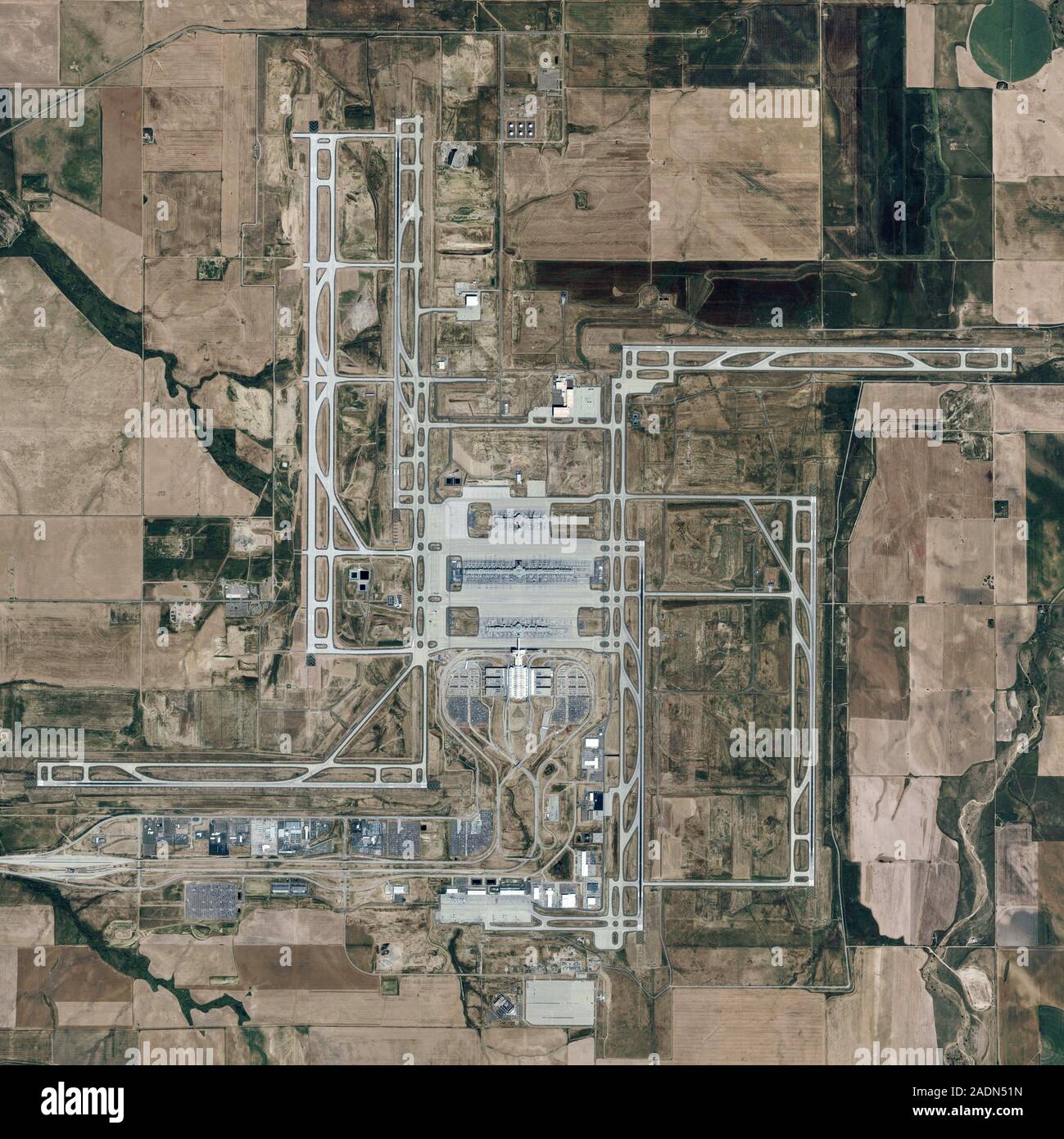 Albums 101+ Images aerial view of denver airport runways Latest