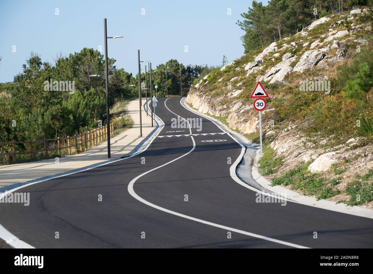 Sunrise empty asphalt road hi-res stock photography and images - Alamy