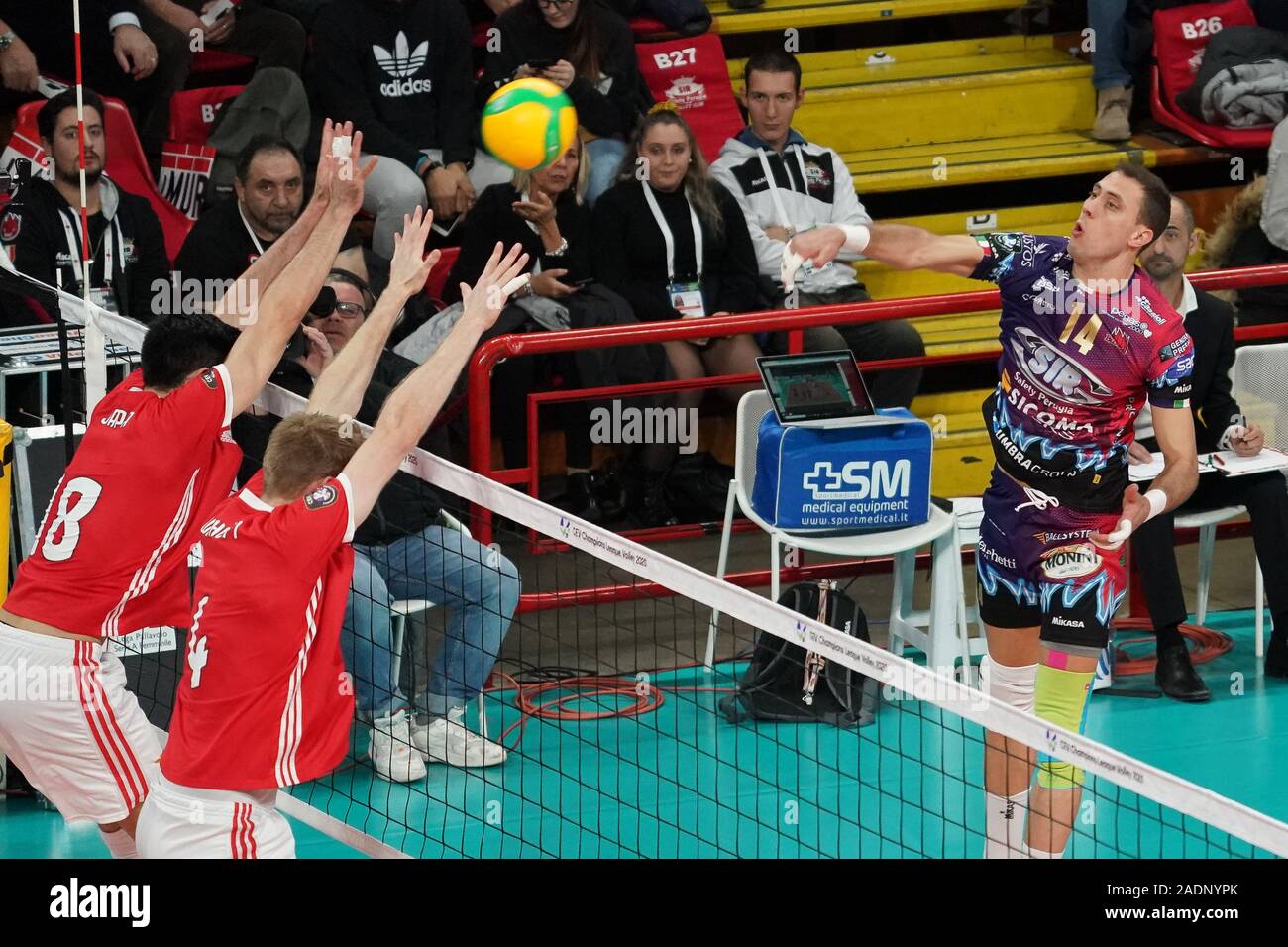 Wilfredo Leon Venero N 9 Hitter Spiker Sir Safety Conad Perugia Spike During Sir Sicoma Monini Perugia Vs Benfica Lisbona Volleybal Champions League Men Championship In Perugia Italy December 04 2019 Stock Photo Alamy