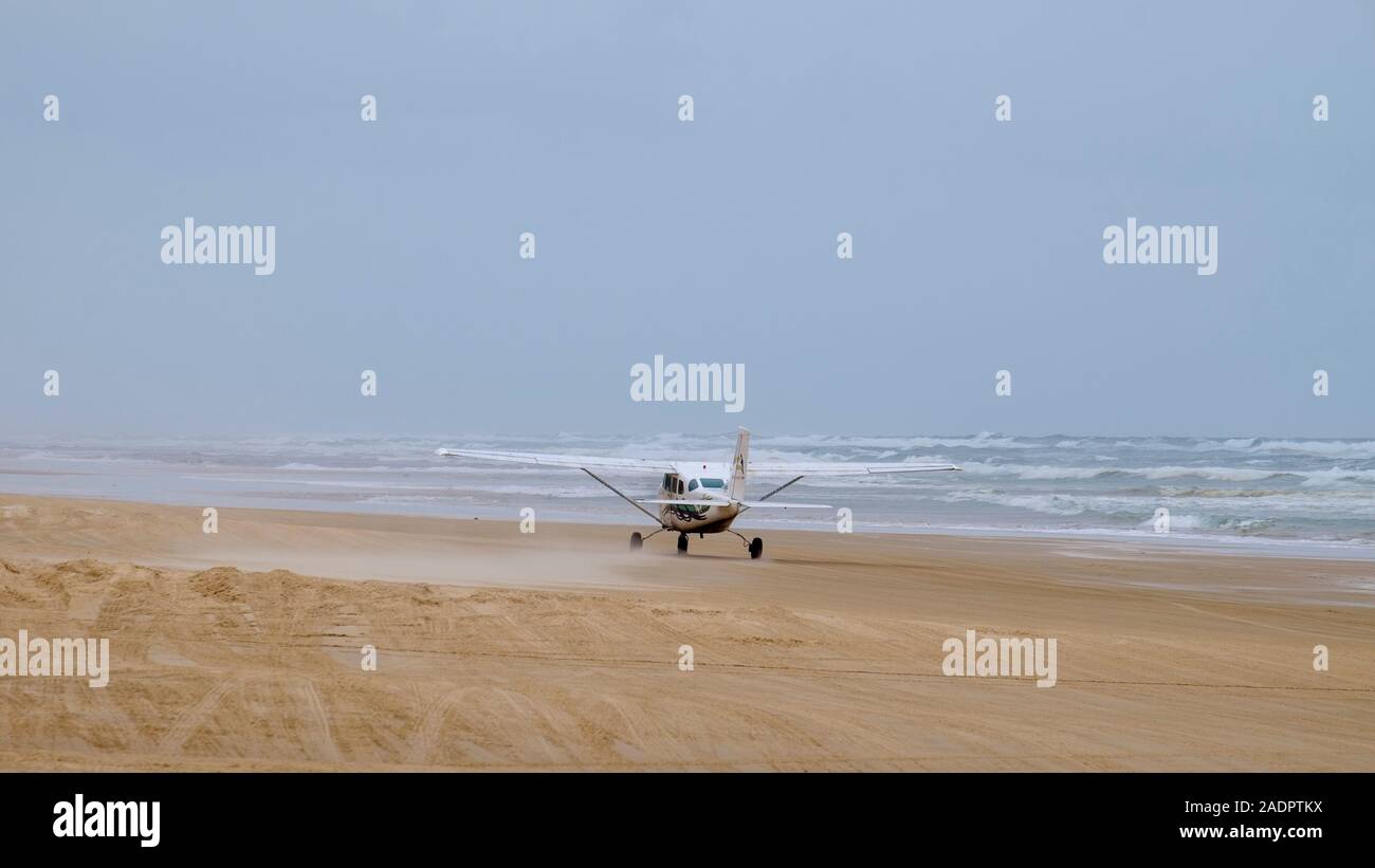 Aircraft plane beach australia hi-res stock photography and images - Alamy