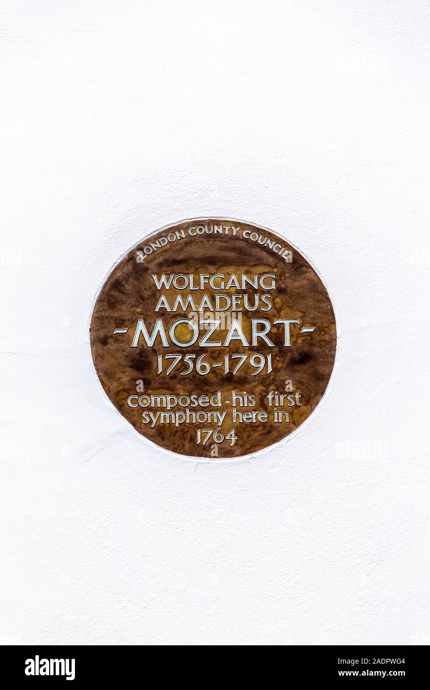 Commemorative plaque at the house where Wolfgang Amadeus Mozart composed his first symphony in 1764, London, UK Stock Photo