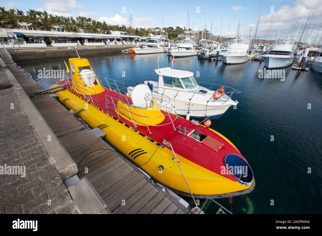 A tourist submarine in the harbour at Puerto Calero, Lanzarote, Canary  Islands Stock Photo - Alamy