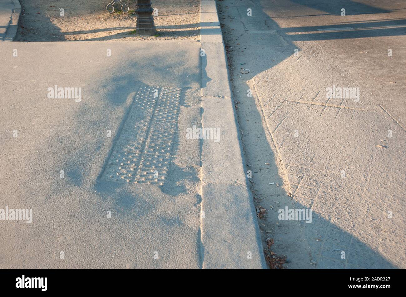 Fußgänger-Taststreifen Stock Photo