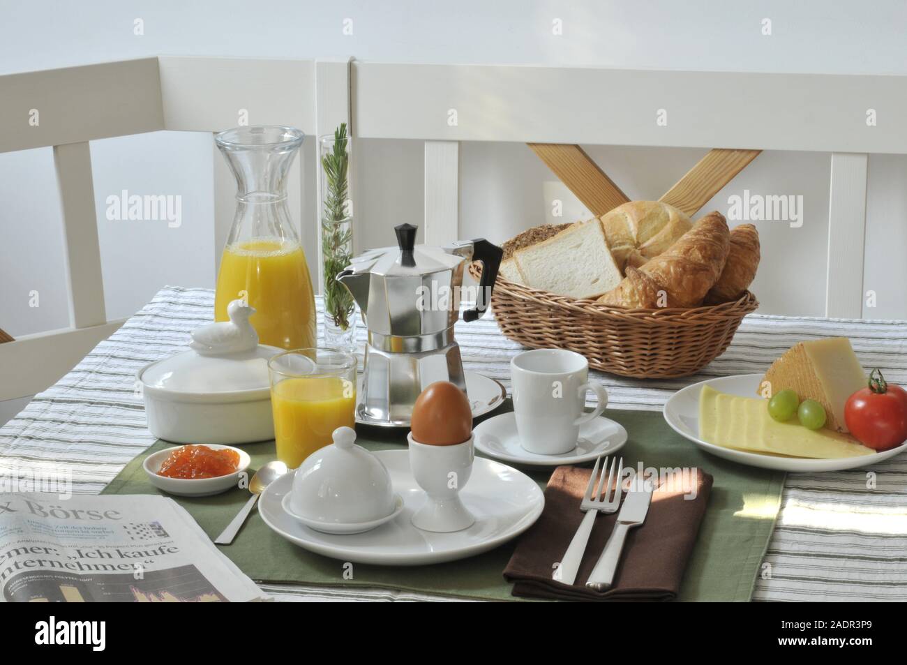 Singlefrühstück - Breakfast Alone Stock Photo - Alamy