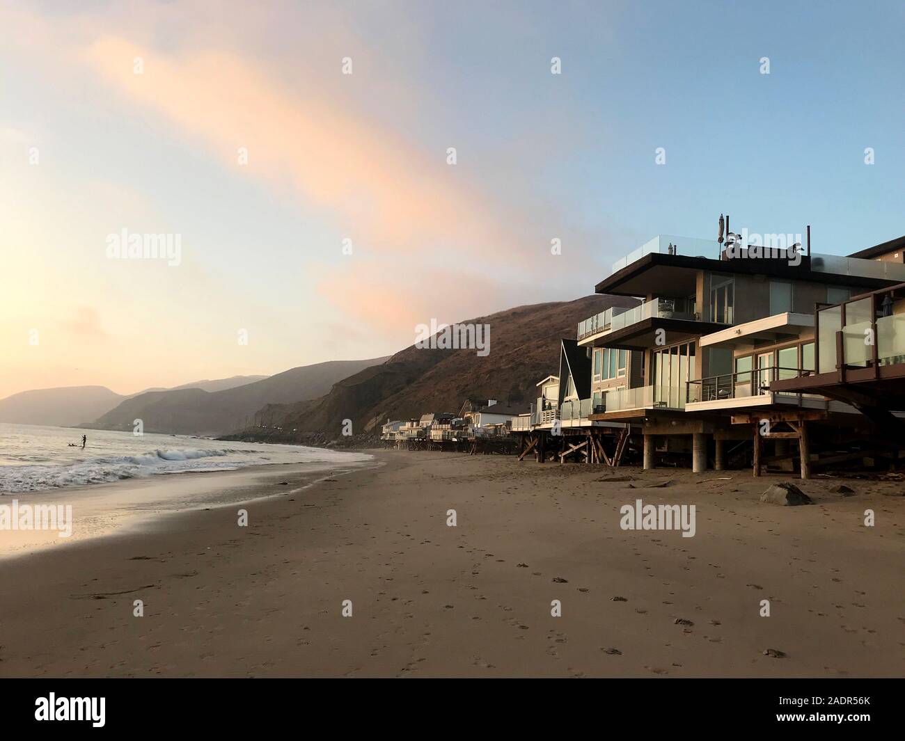Exclusive beachfront houses in Malibu, California Stock Photo Alamy