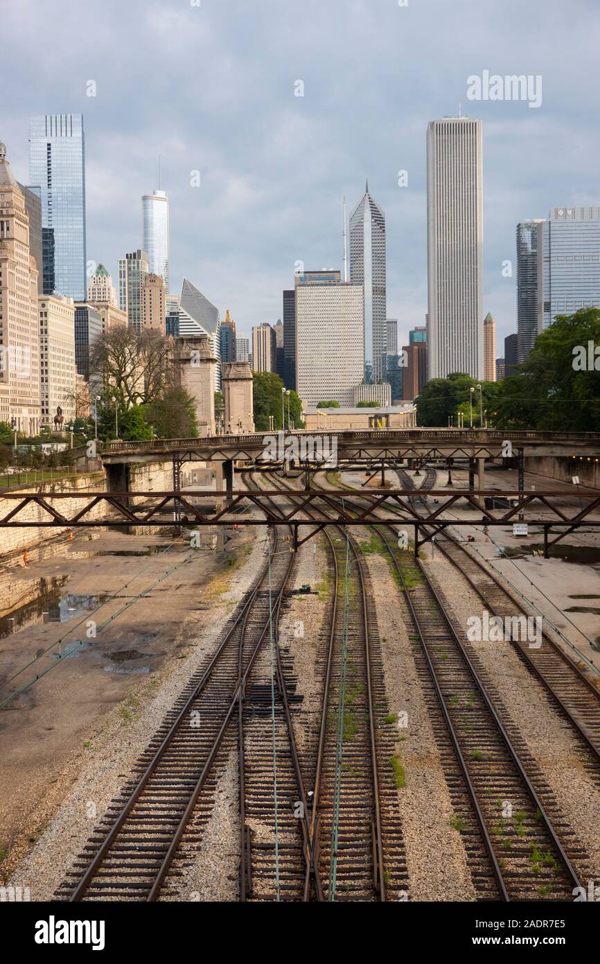 railroad tracks in Grant Park in Chicago Illinois Stock Photo - Alamy