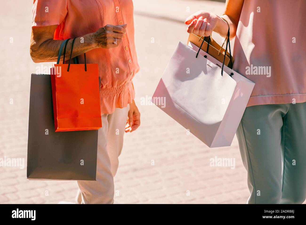 Carrying bags main image 1