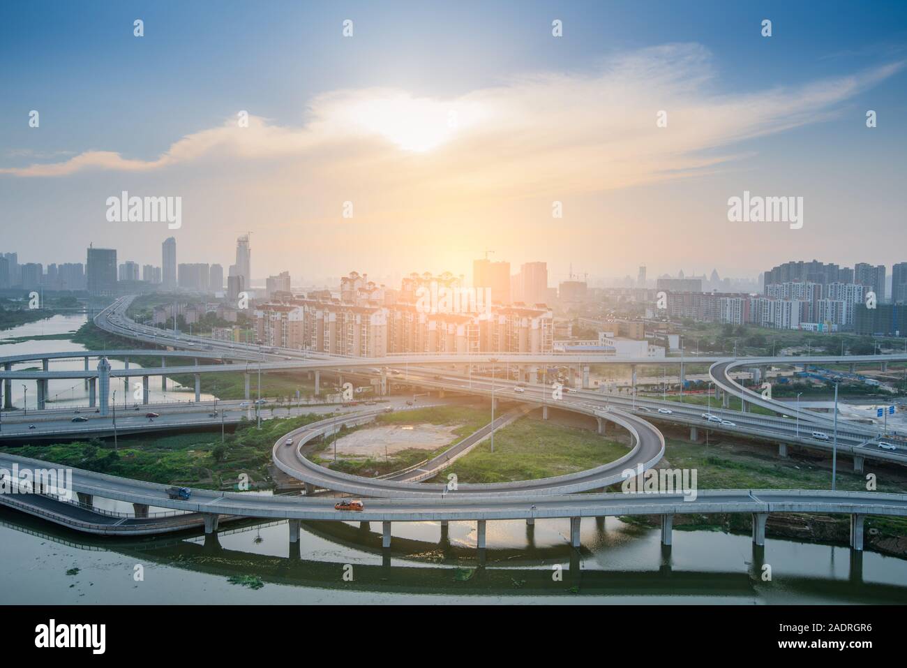 Shanghai harbour city hi-res stock photography and images - Alamy