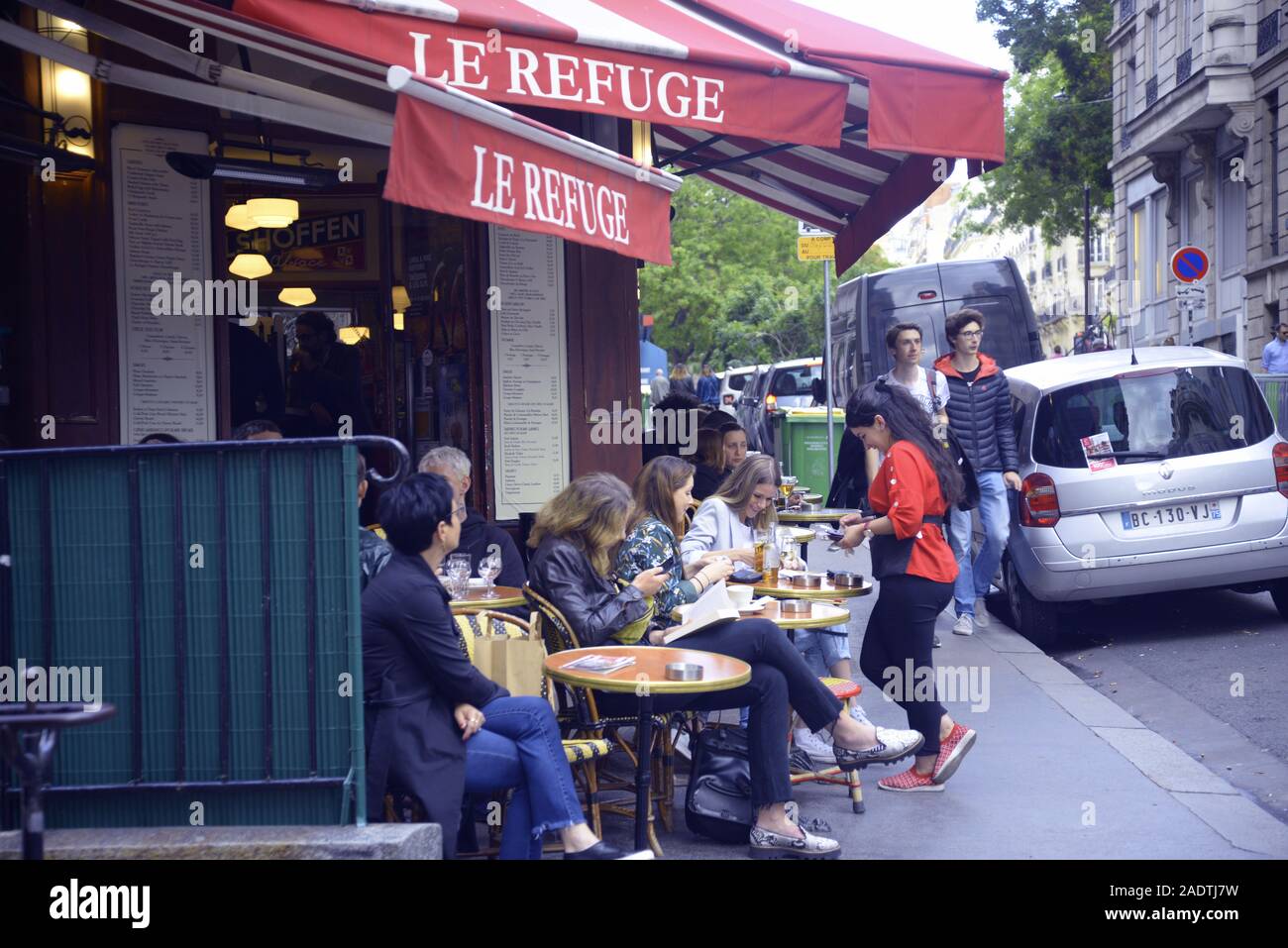 France: cafe life in Montmartre, pasakdek Stock Photo