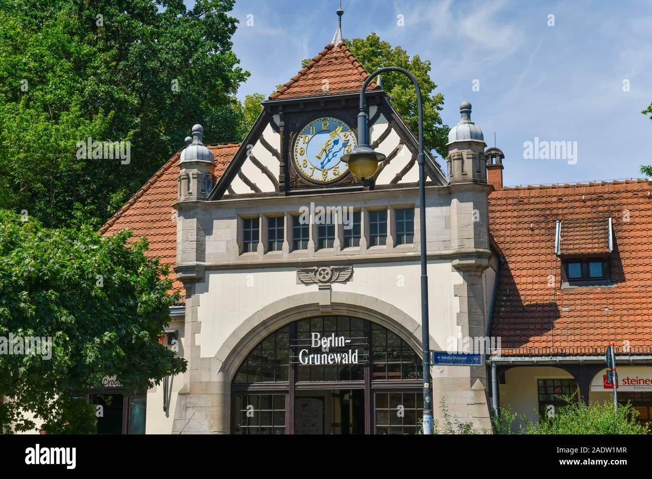 Bahnhof Grunewald, Charlottenburg-Wilmersdorf, Berlin, Deutschland Stock Photo
