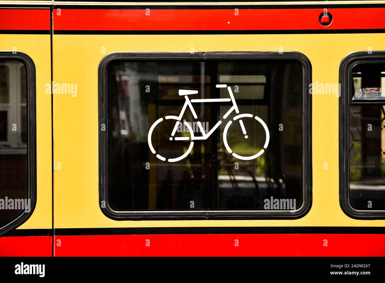 S-Bahn, Fahrrad-Abteil, Berlin, Deutschland Stock Photo - Alamy