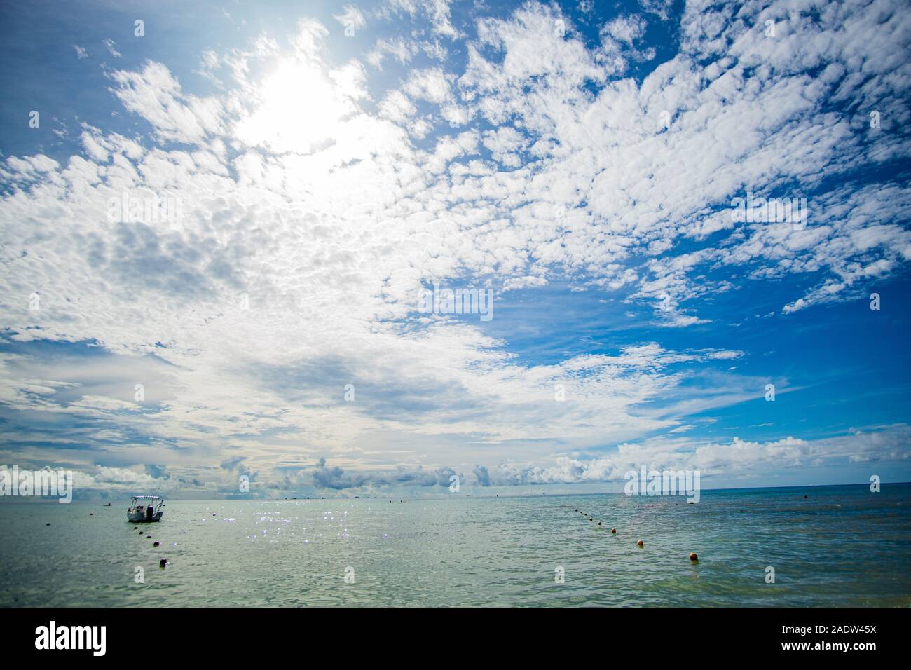 Where sky meets water hi-res stock photography and images - Alamy