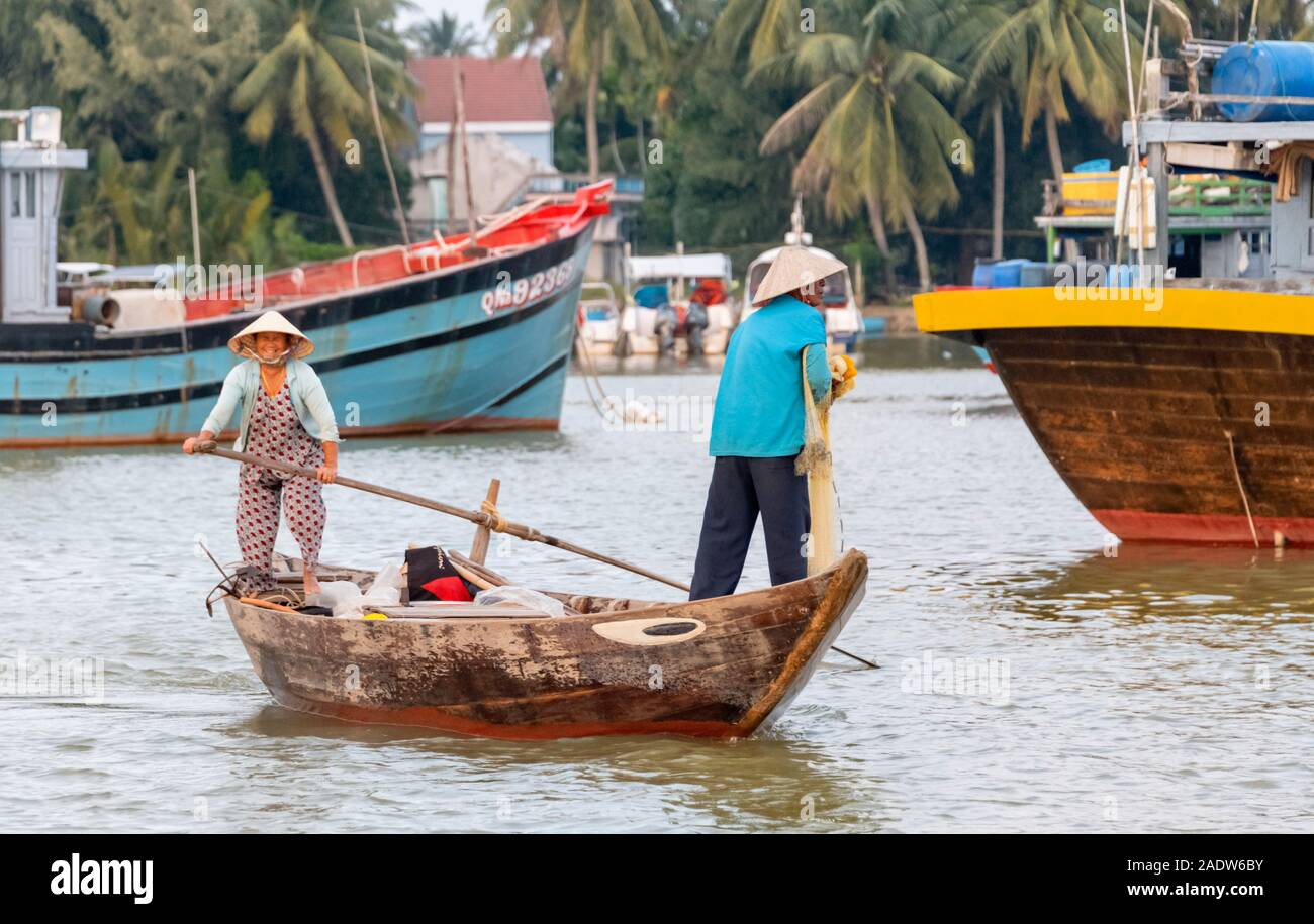 Fisherman quang nam province hi-res stock photography and images - Alamy