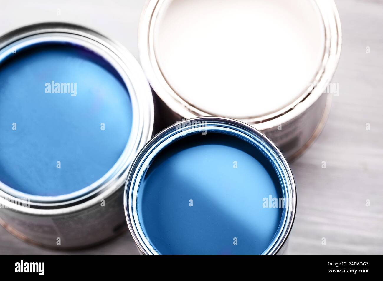 Gallon paint cans hi-res stock photography and images - Alamy