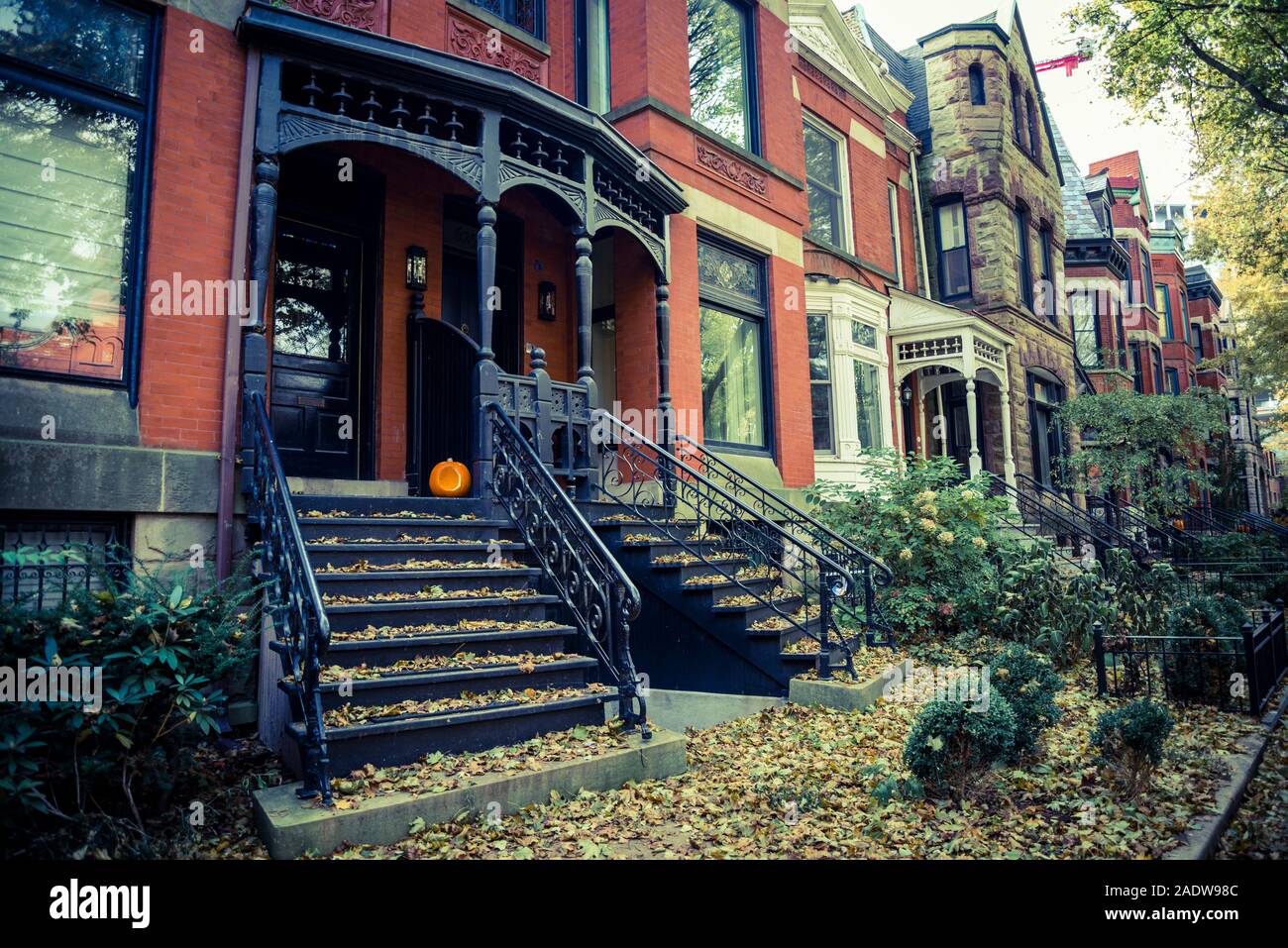 West fullerton avenue hires stock photography and images Alamy