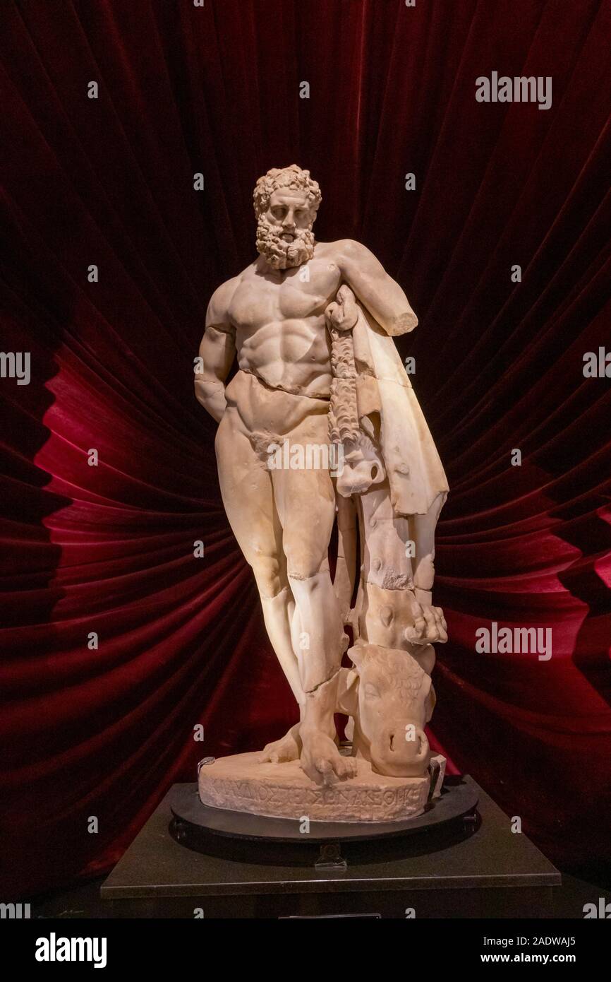 Turkey antalya hercules statue hi-res stock photography and images