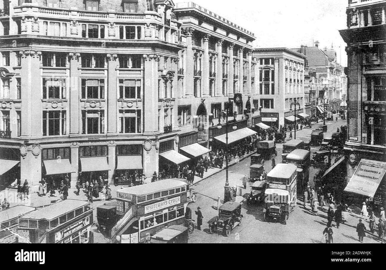OXFORD CIRCUS,London, looking east about 1910 Stock Photo