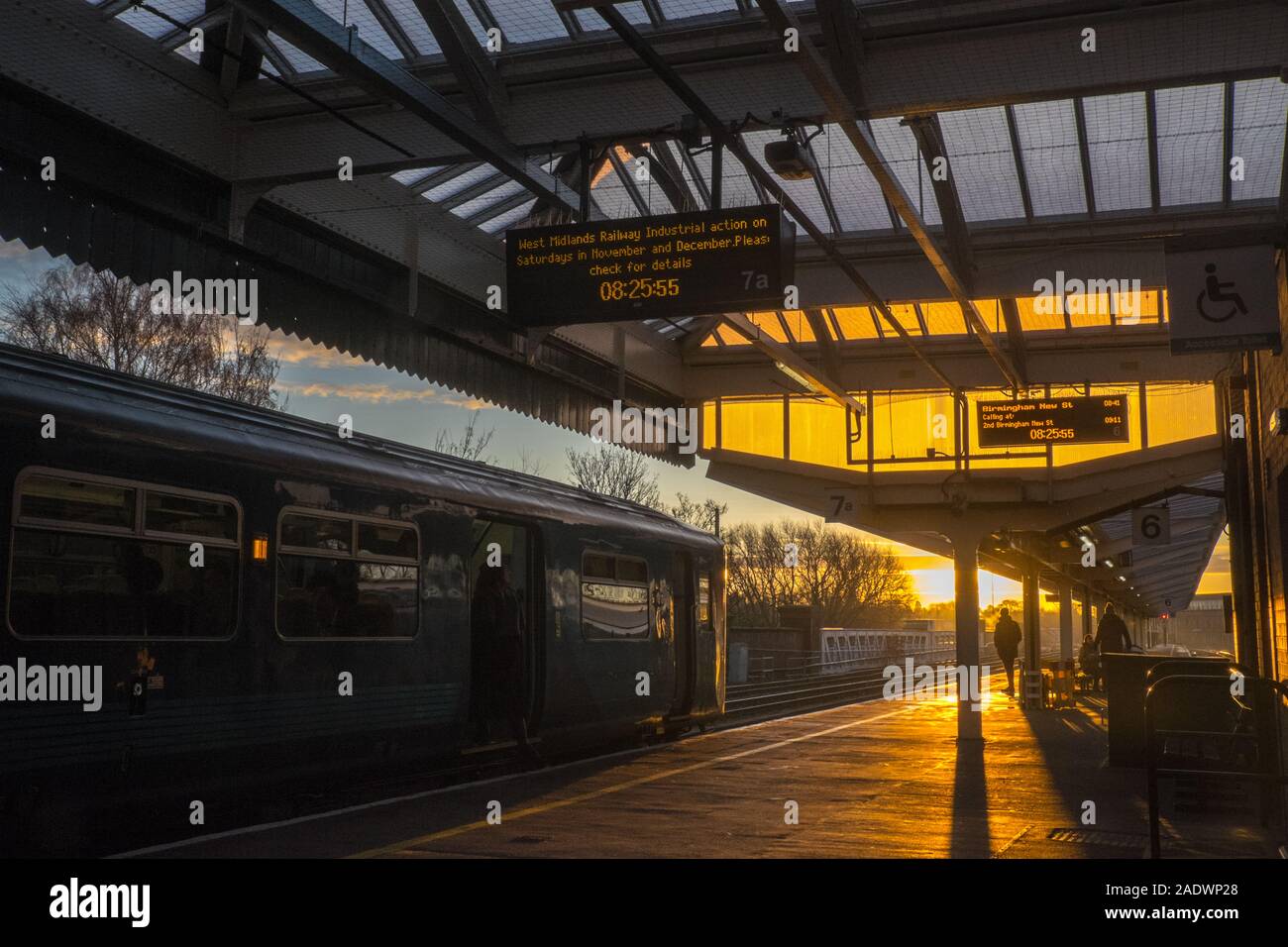 Train platform uk sunrise hi-res stock photography and images - Alamy