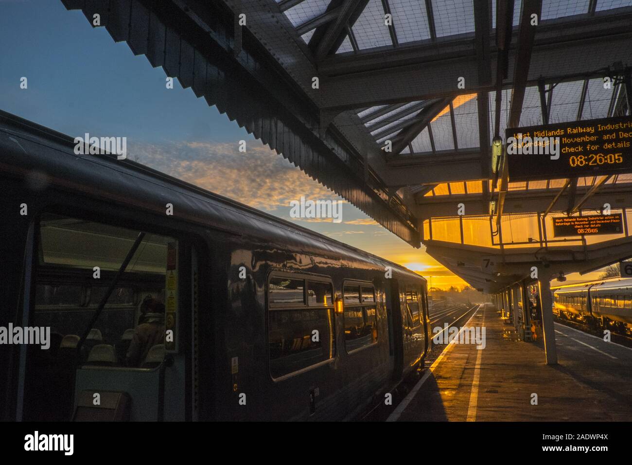 Train platform uk sunrise hi-res stock photography and images - Alamy