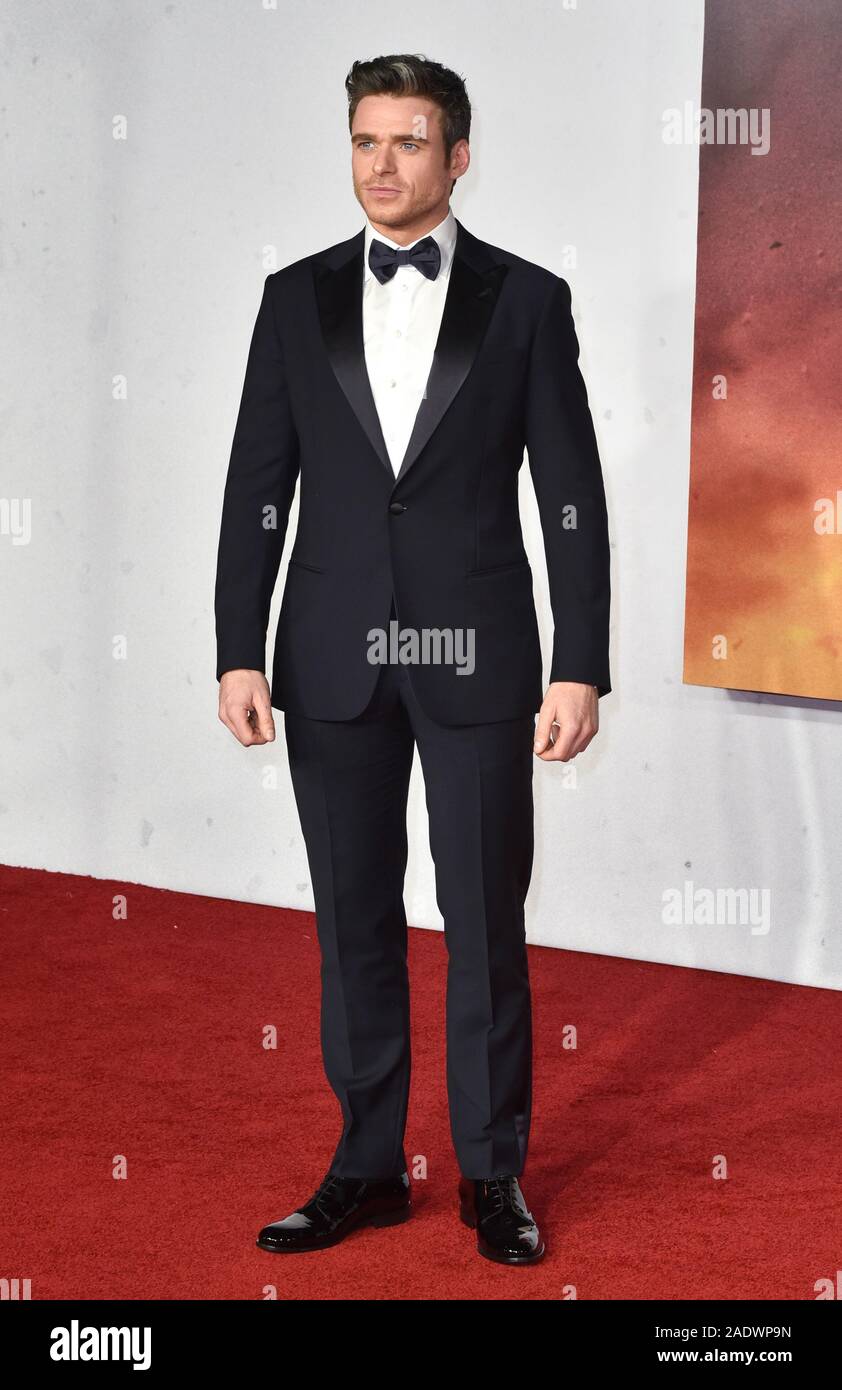 Richard Madden Attends The World Premiere And Royal Performance Of 1917 At Odeon Luxe Leicester Square In London Stock Photo Alamy