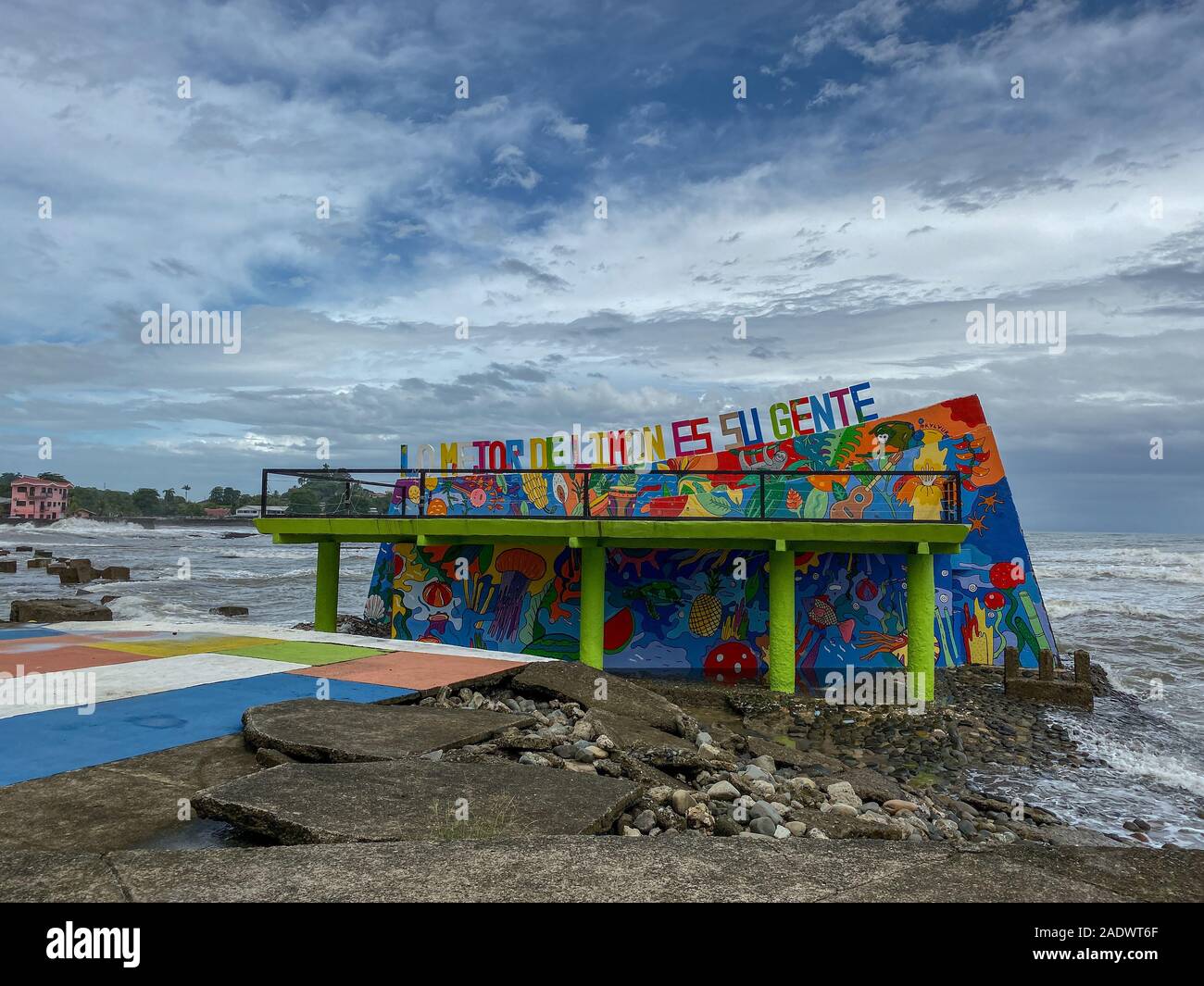 Puerto limon costa rica beach hires stock photography and images Alamy