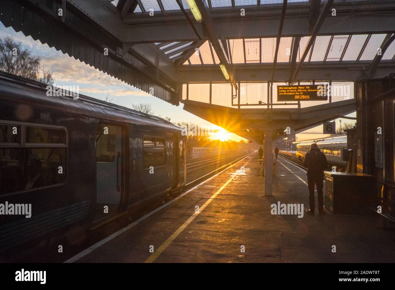 Train platform uk sunrise hi-res stock photography and images - Alamy