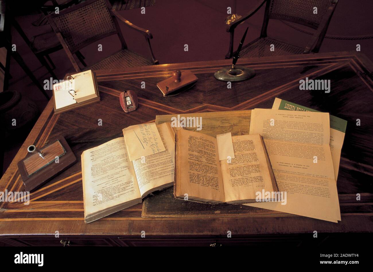 italy, abruzzo, pescina, the desk of ignazio silone's studio Stock Photo