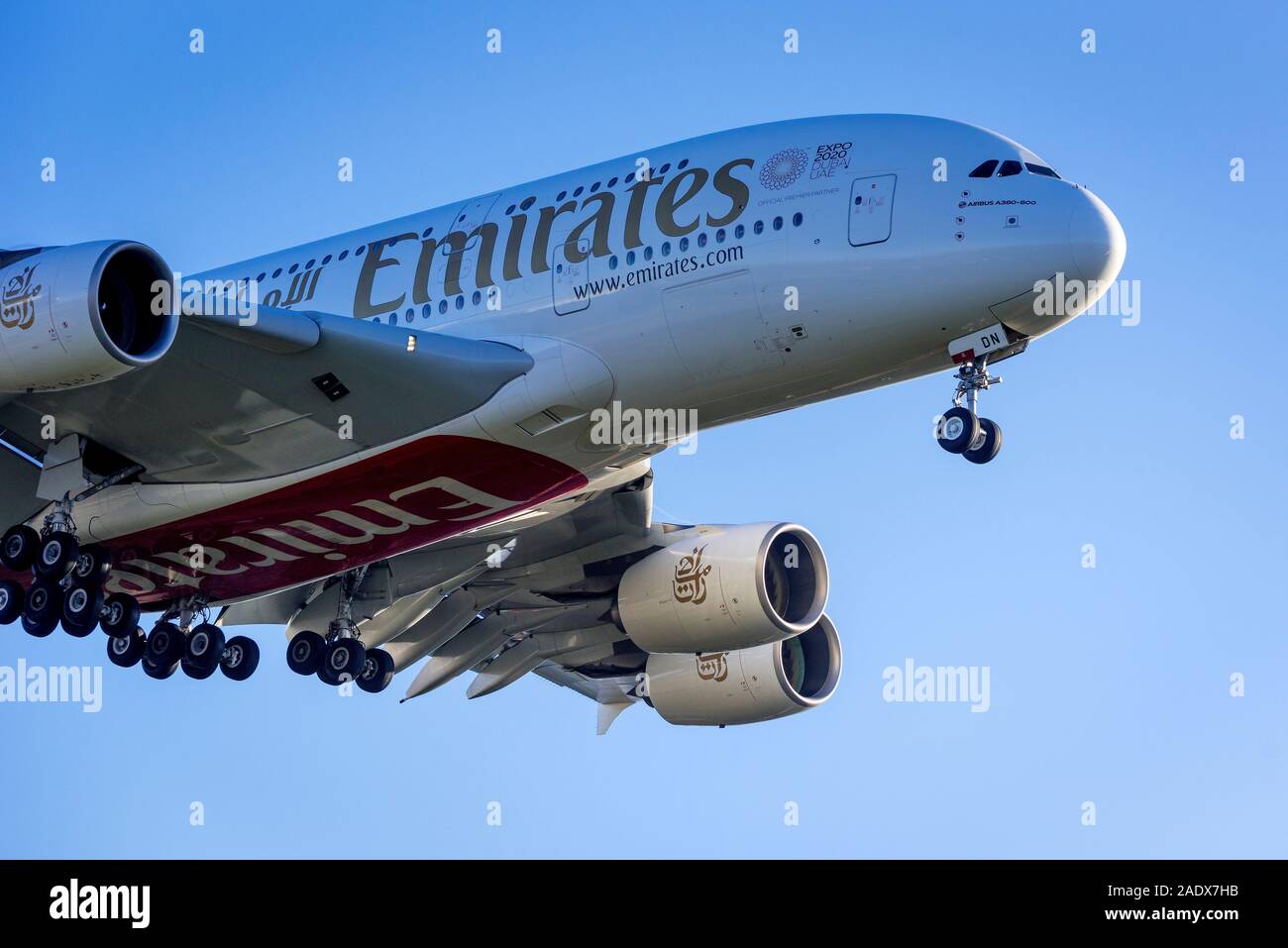 Emirates Airbus A380 800 Landing Stock Photo Alamy emirates-airbus-a380-800-landing-stock-photo-alamy