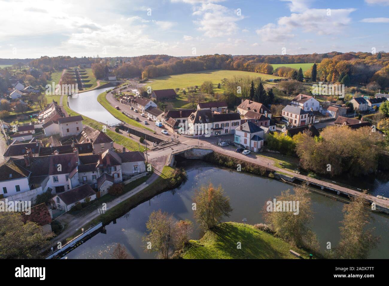 France, Yonne, Puisaye, Rogny les Sept Ecluses, village and ladder of seven locks of Briare Canal (aerial view) // France, Yonne (89), Puisaye, Rogny- Stock Photo