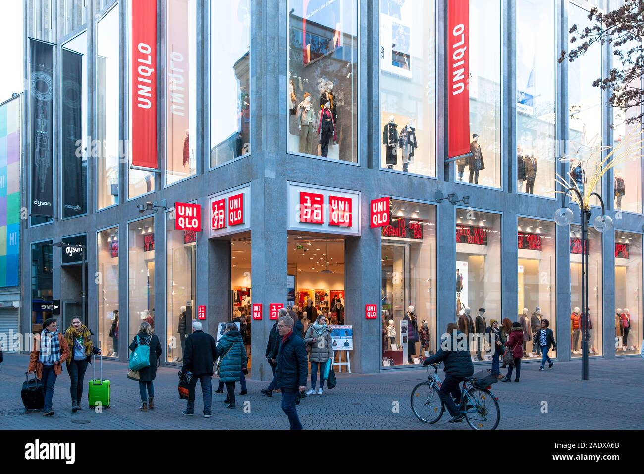 Uniqlo department store hi-res stock photography and images - Alamy