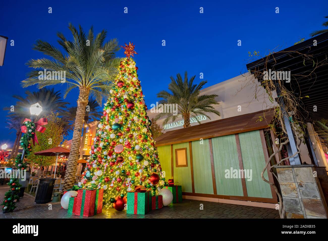 Las Vegas, DEC 2: Christmas Tree, Christmas lights, decoration of The District at Green Valley Ranch on DEC 2, 2019 at Las Vegas, Henderson Stock Photo