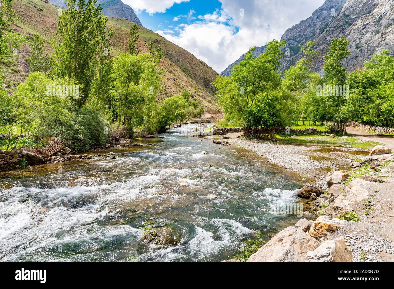 penjikent-haft-kul-seven-lakes-breathtaking-picturesque-panoramic-view