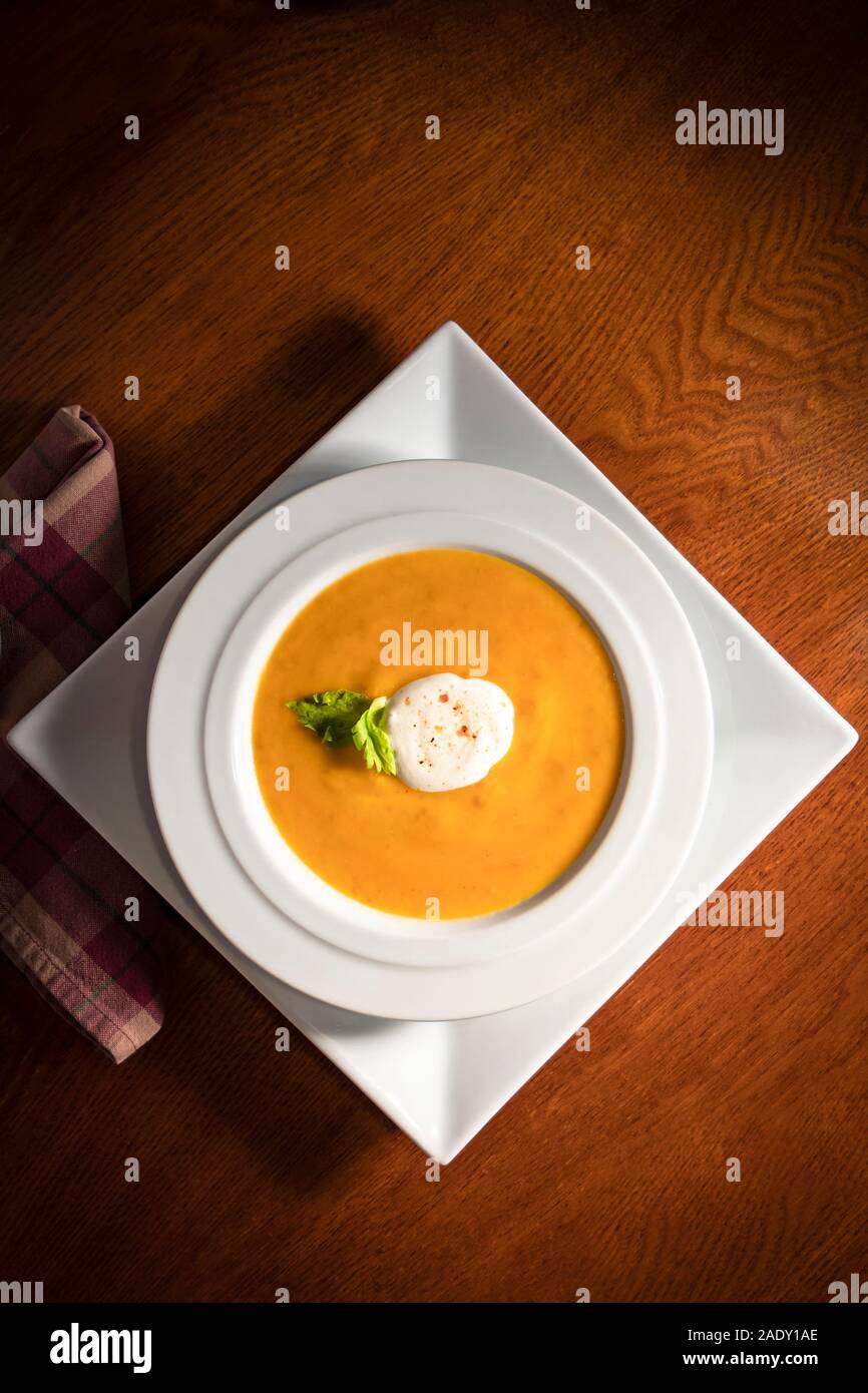 Earthy setting hi-res stock photography and images - Alamy