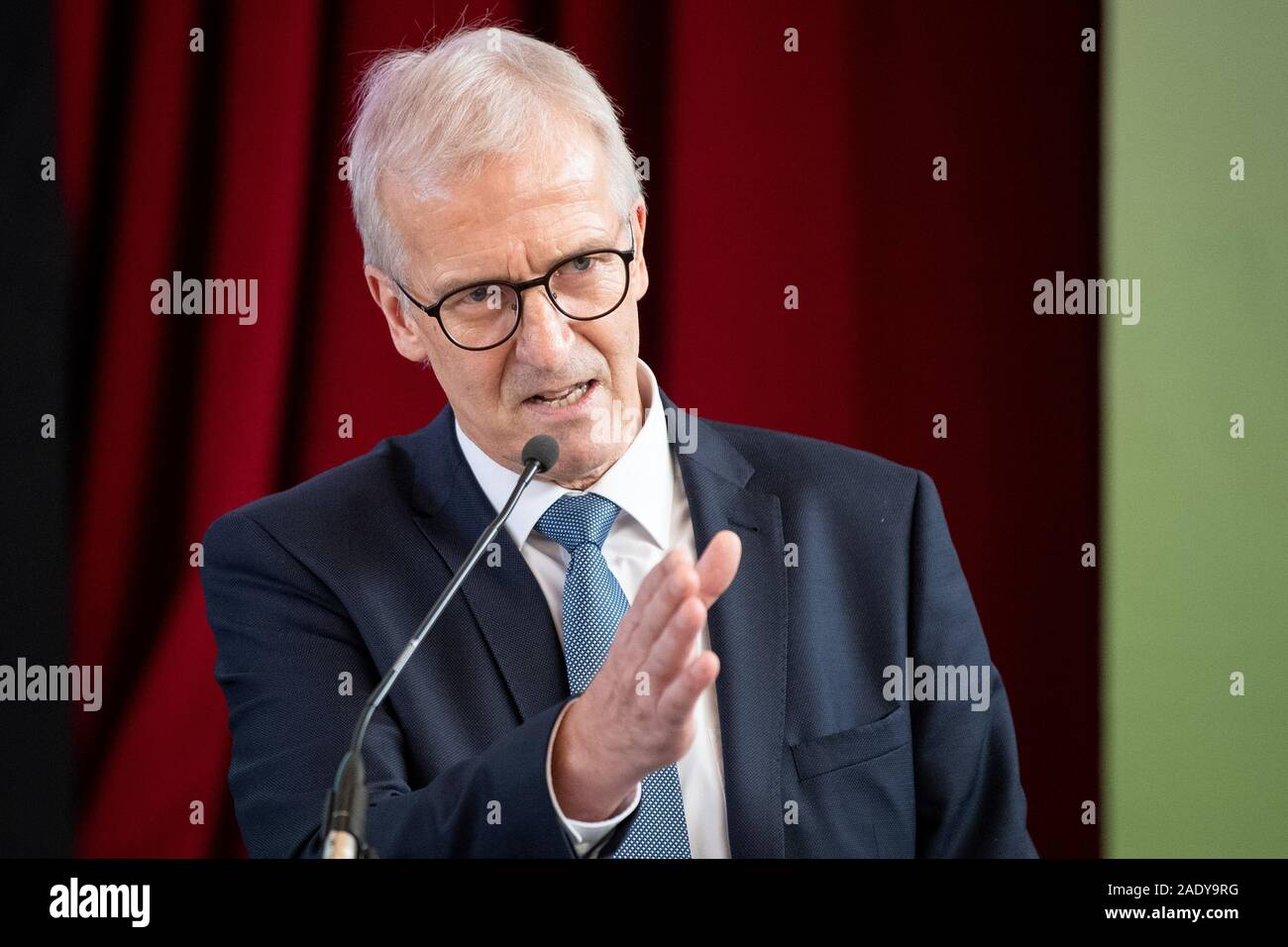 02 December 2019, Lower Saxony, Hanover: Albert Schulte to Brinke, President of the People of Lower Saxony, speaks at the General Assembly of the People of Lower Saxony. Photo: Sina Schuldt/dpa Stock Photo