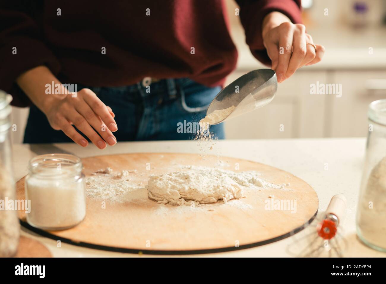 White Scoop & Sift Flour Sifter