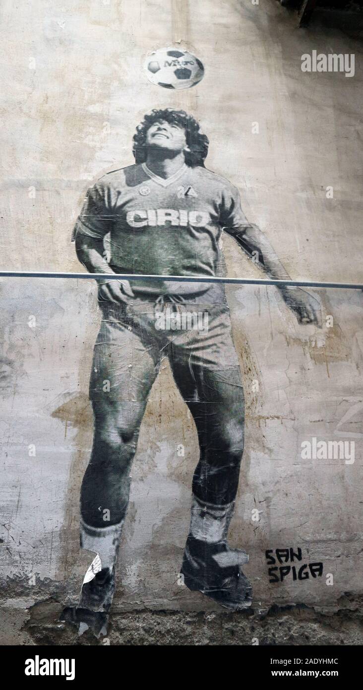 pic Murales Diego Maradona Napoli https www alamy com diego maradona mural naples image335594124 html