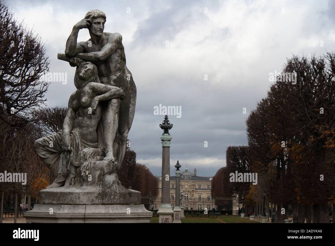 Statues in jardin du luxembourg hires stock photography and images Alamy