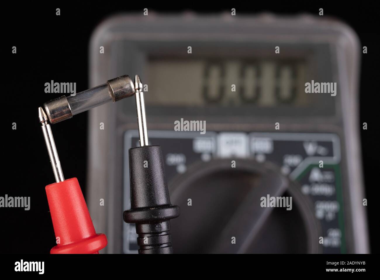Electric meter and glass fuse. A device for measuring electric current