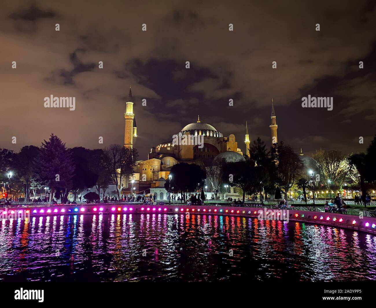 Ayasofya Museum Hagia Sophia In Sultan Ahmet Park In Istanbul Turkey October 25 19 In A Beautiful Summer Night Scene And Street Lights Ayasofya Stock Photo Alamy