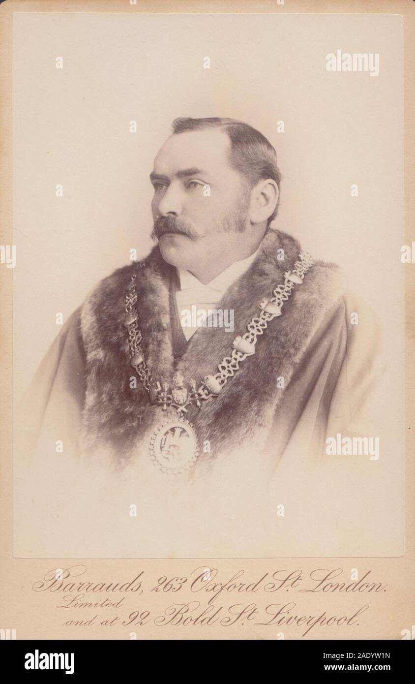 Victorian London and Liverpool Cabinet Card Showing a Man Wearing His Mayoral Robes and Chain of Office. Stock Photo