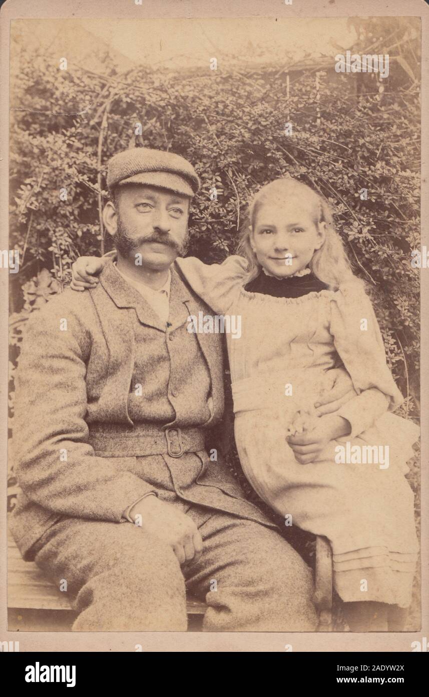 Victorian father and daughter hi-res stock photography and images - Alamy