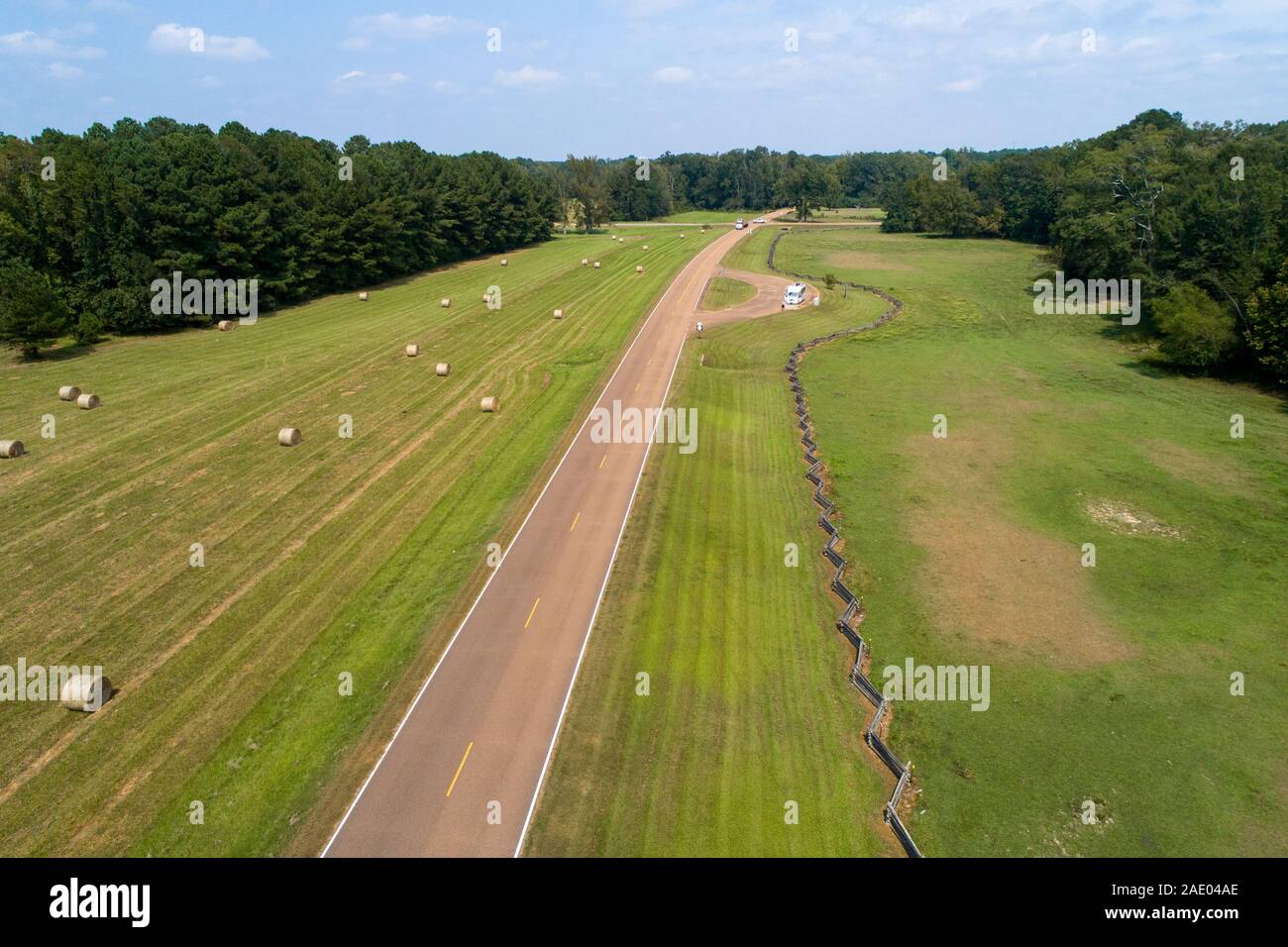 the-natchez-trace-parkway-mississippi-ms-also-known-as-the-old-natchez