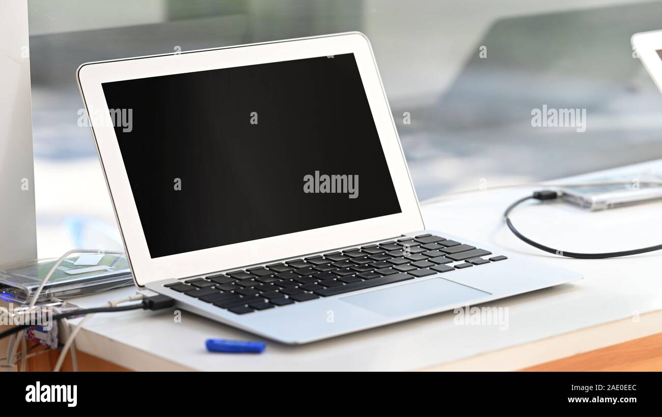 Fixed table hi-res stock photography and images - Alamy