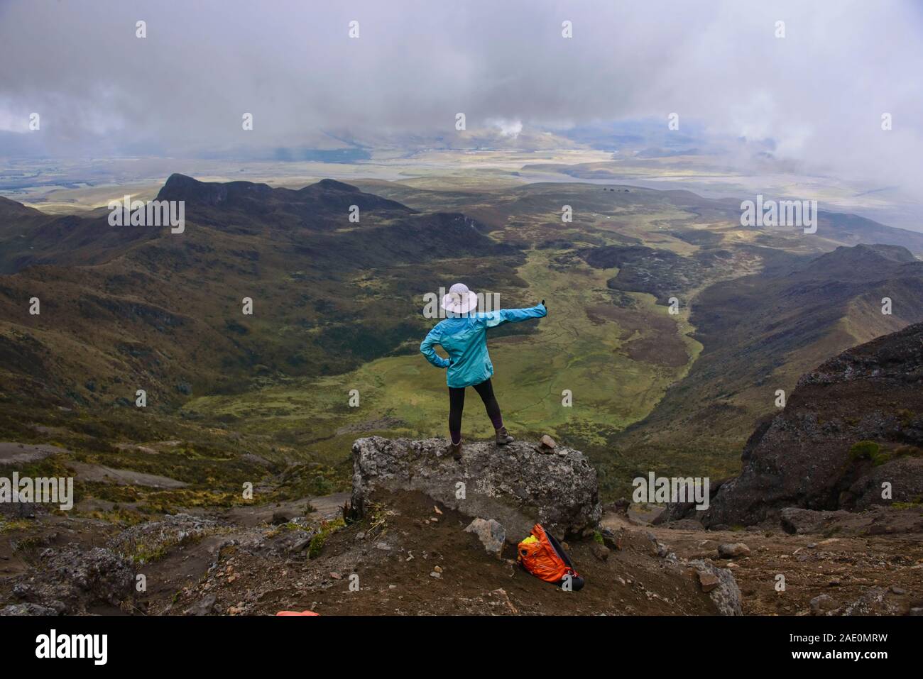The view from just below the summit of Rumiñahui volcano, Cotopaxi ...
